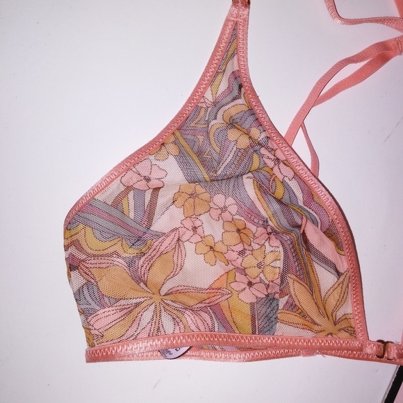 2/$25 Victoria Secret Bralette‎ - Picture 6 of 8